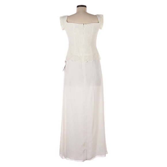 Cachet Chadwick’s Ivory Lace Classic Wedding Gown Dress Size 4 NWT - Picture 3 of 9